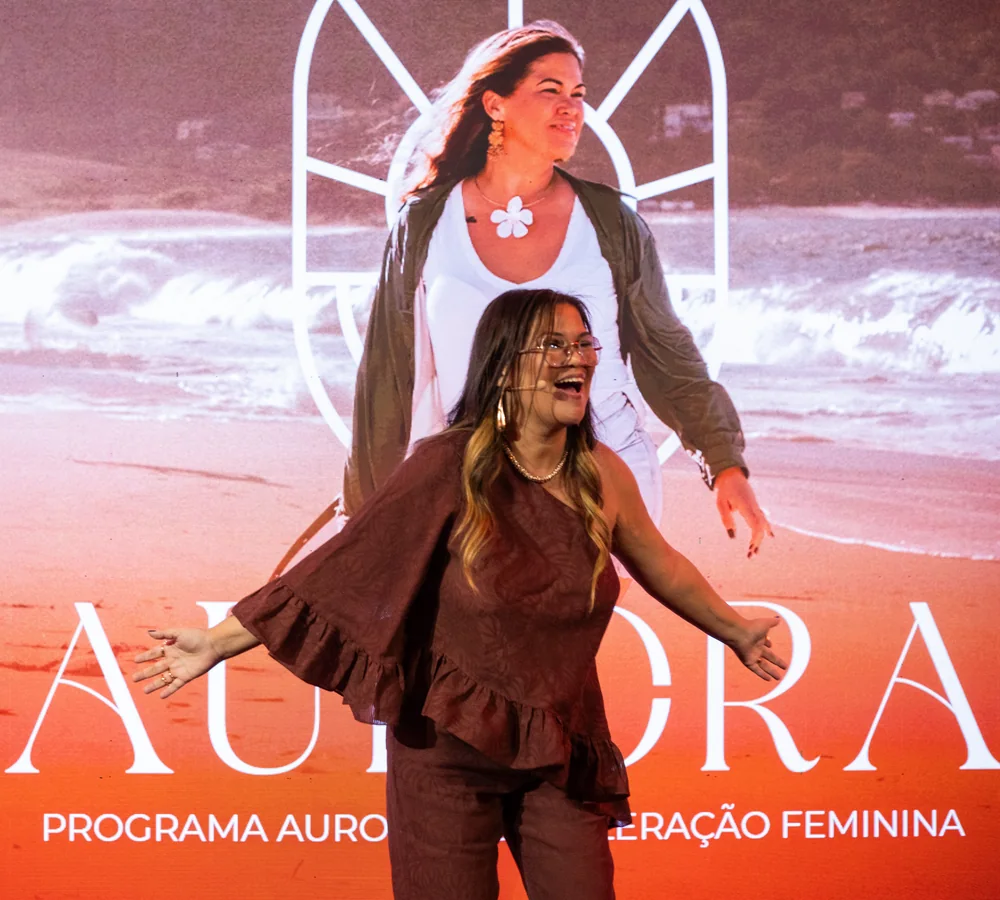 Isa Moreira no palco do Programa Aurora